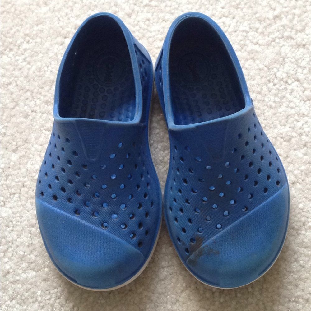 Toms